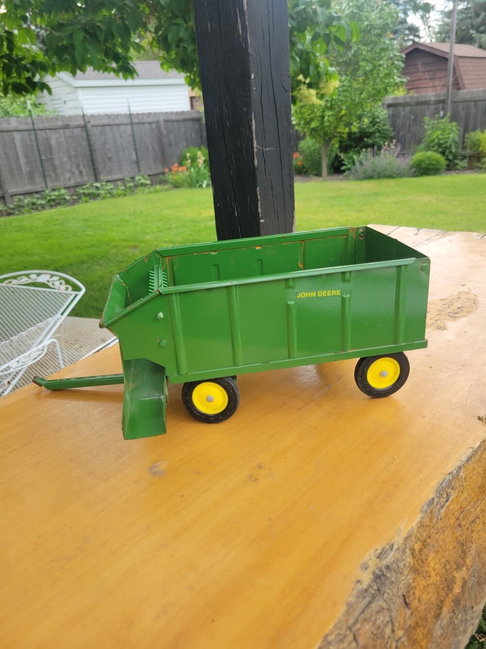 Vintage ERTL John Deere Silage Wagon Chopper Box No 533 Diecast Farm Toy 1:16